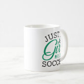 サッカーが大好きな女の子 コーヒーマグカップ (正面右)