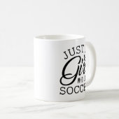 サッカーが大好きな女の子 コーヒーマグカップ (正面右)