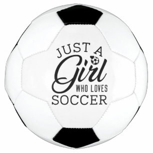 サッカーが大好きな女の子 サッカーボール