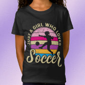 サッカーが大好きカラフルの女の子 Tシャツ