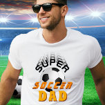 サッカーすごいパパサッカーボールスポーティ父親 Tシャツ<br><div class="desc">サッカーすごいパパサッカーボールスポーティ父Tシャツ。そのデザインはモダンサッカーボールと鮮やかなタイポグラフィを持っている。サッカー素晴らしを愛するアクティブなスポーティなパパのための父の日、誕生日またはクリスマスのための贈り物。</div>