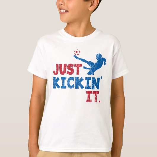 サッカーだね Just Kickin It レッド&ブルー - GraphicLoveShop Tシャツ (正面)