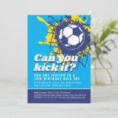 サッカーでおめでとう！12歳の誕生日パーティー 青 招待状 (スタンド正面)