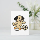 サッカーで遊ぶ子犬 ポストカード (スタンド正面)