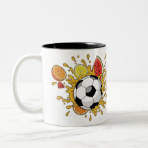 サッカーとフルーツのスプラッシュがデザインされた面白いコーヒーマグ