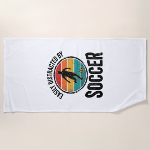 サッカーに夢中なレトロTシャツデザイン( ビーチタオル
