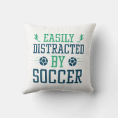サッカーに気を取られる クッション (裏面)