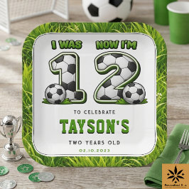 サッカーのオールスター2歳の誕生日おめでとう "1歳だったのに今は2歳" ペーパープレート