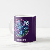 サッカーのガールプレーヤー コーヒーマグカップ (正面左)