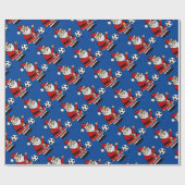 サッカーのクリスマスの漫画を遊んでいるかわいいサンタクロース ラッピングペーパー (フラット)