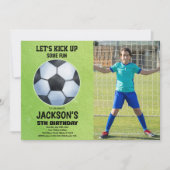 サッカーのグリーンフロア写真サッカー誕生日 招待状 (正面)