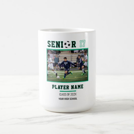 サッカーのシニア・ナイト記念フォト コーヒーマグカップ (中央)