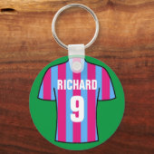 サッカーのシャツのデザインはクレートとブルー。 keychain キーホルダー (裏面)