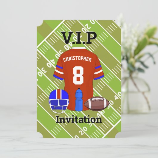サッカーのジャージーとピッチの誕生日パーティーレッド 招待状 (スタンド正面)