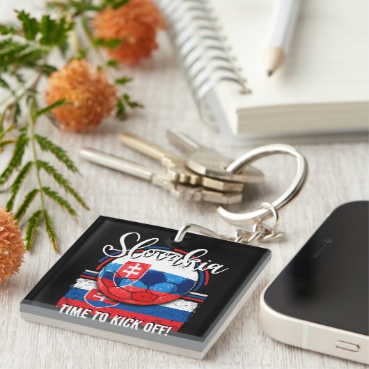 サッカーのスロバキア国旗動揺して、サッカーボール キーホルダー (正面右)