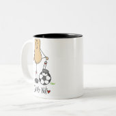 サッカーのナットのTシャツおよびギフト ツートーンマグカップ (正面左)