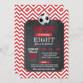 サッカーの招待のパーティーの誕生日のスポーツの赤のフットボール 招待状 (正面/裏面)