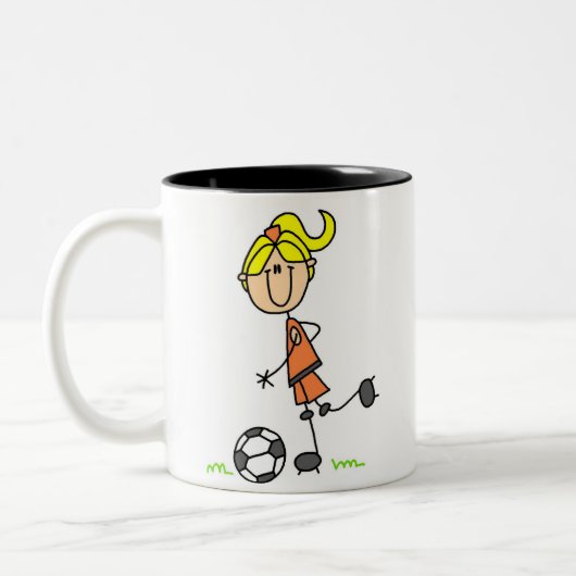 サッカーの棒の姿のマグ ツートーンマグカップ (左)