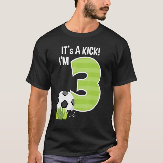 サッカーの第3バースデーボーイサッカーの日パーティー家族M Tシャツ (正面)