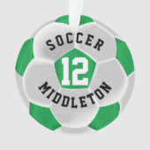 サッカーの緑と白のスポーツボール オーナメント (正面)