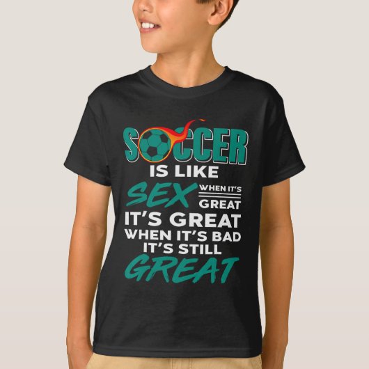 サッカーはいつも最高 問題なし プレーに勝つ お母さん Tシャツ (正面)