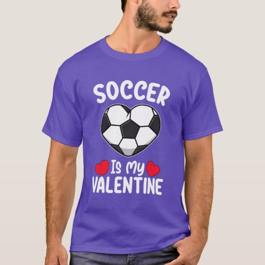 サッカーは私のバレンタインデーのスポーツ仲間 レトロ Tシャツ (正面)