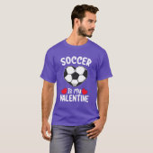 サッカーは私のバレンタインデーのスポーツ仲間 レトロ Tシャツ (正面フル)