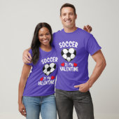 サッカーは私のバレンタインデーのスポーツ仲間 レトロ Tシャツ (ユニセックス)