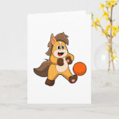 サッカーをしている馬とサッカーのボール カード (黄色い花)