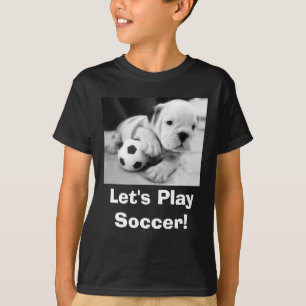 サッカーを遊ぼう! 英国のブルドッグの子犬 Tシャツ