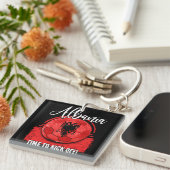 サッカーアルバニア国旗、ヨーロッパサッカー キーホルダー (正面右)