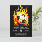 サッカーカラフルの子の編集可能誕生日 招待状 (スタンド正面)