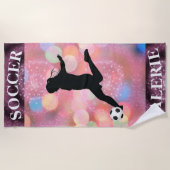 サッカーガールズプラムスパークルカラーブラスト ビーチタオル (正面)