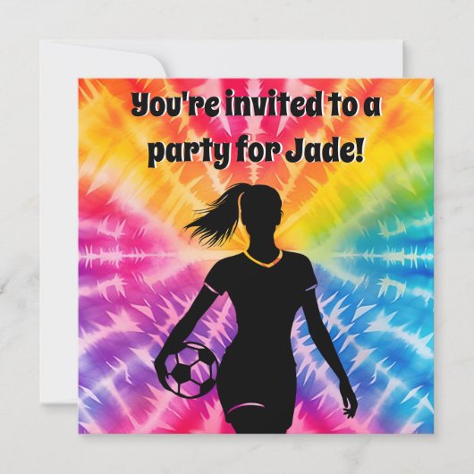 サッカーガールパーソナライズされたネクタイ染めレインボー誕生日 招待状 (正面)