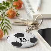 サッカーギフト |名パーソナライズされた前番号 キーホルダー (側面)