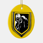 サッカークリスマスブラックと金ゴールドオーナメント セラミックオーナメント (右)