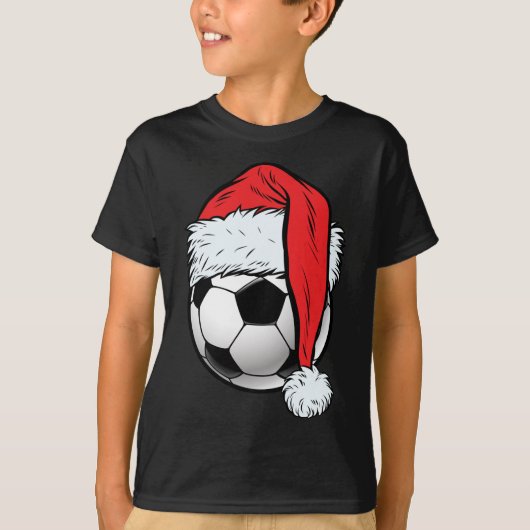 サッカークリスマスボールサンタハットおもしろいスポーツクリスマス Tシャツ (正面)