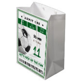 サッカーゲーム子供の誕生日 ミディアムペーパーバッグ (裏面アングル)