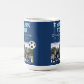 サッカーコーチチーム写真 コーヒーマグカップ (中央)