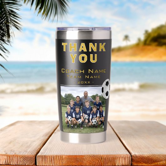 サッカーコーチチーム写真 保温保冷タンブラー (ビーチ (回転後))
