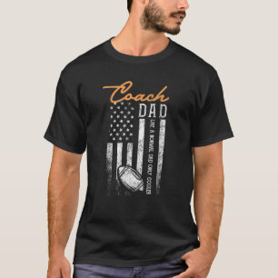サッカーコーチパパのような通常のパパのみクールU Tシャツ