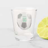 サッカーサッカーの名前と数パーソナライズされた字 ショットグラス (裏面)