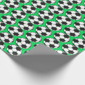 サッカーサッカーパターン（の模様が）ある誕生日パーティー ラッピングペーパー (角)