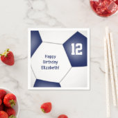 サッカーシンプルボール女の子の男の子の誕生日ブルー スタンダードカクテルナプキン (インサイチュ)