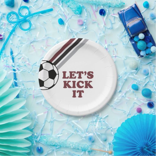 サッカーストライプマルーンの誕生日 ペーパープレート (パーティー)