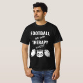 "サッカーセラピー-おもしろいゲームデイグラフィックデザイン Tシャツ (正面フル)