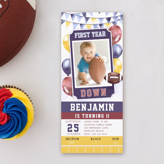 サッカーチケットブライトボーイ1st誕生日招待状 (first year down football birthday invitation photo template balloons watercolor sports boy)