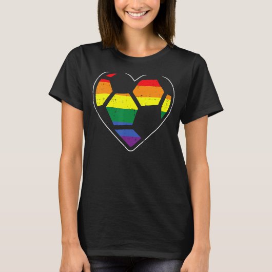 サッカーハートスポーツLgbtqレインボーゲイプライド同盟国 Tシャツ (正面)