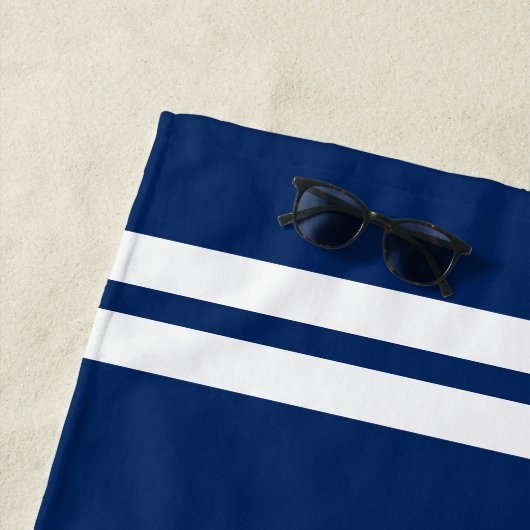 サッカーパーソナライズされたのヘルメットの子供 ビーチタオル (インサイチュ)