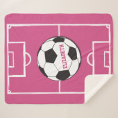 サッカーパーソナライズされたボールとフィールドピンク シェルパブランケット (正面(横))
